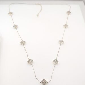 Elegant Silver Floral Necklace Clover Station